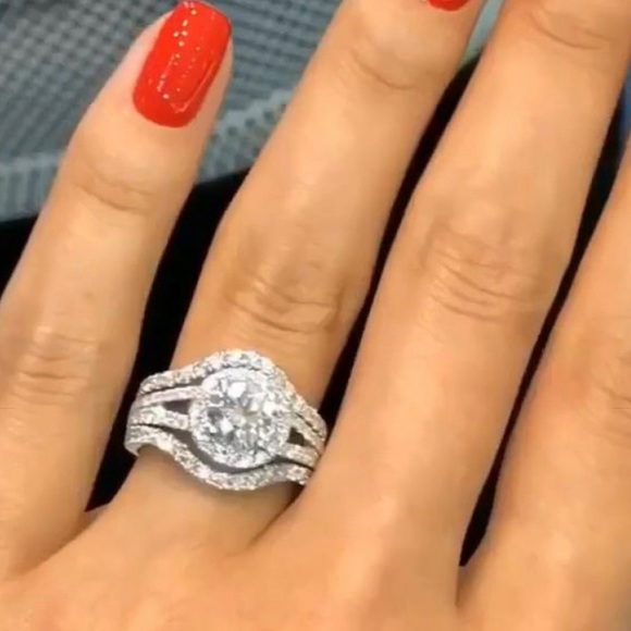 *SOLD*. Lajerrio Engagement/Wedding Ring Set - Picture 3 of 8